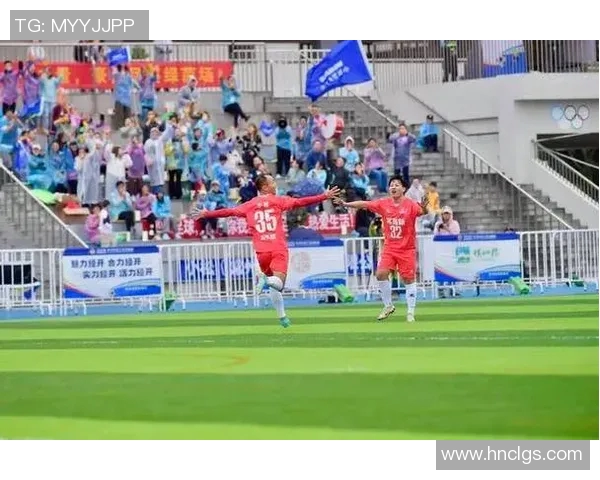 爆棚足球热潮席卷全城球迷激情四溢共庆足球盛宴